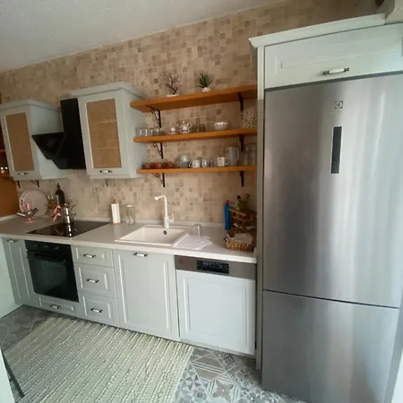 別荘 Cesme'de Konforunda Alacati Tas Ev Tasarimli Sifir Esyali Çeşme