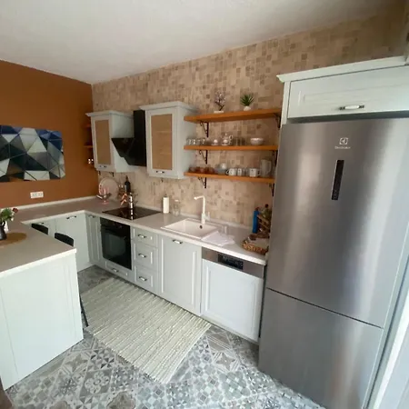 Vakantiehuis Cesme'de Konforunda Alacati Tas Ev Tasarimli Sifir Esyali *