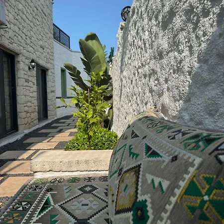 Cesme'de Konforunda Alacati Tas Ev Tasarimli Sifir Esyali Vakantiehuis Çeşme